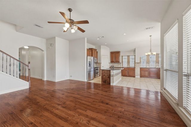 1310 Hearthstone Drive, Burleson, TX 76028