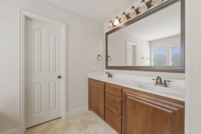 1310 Hearthstone Drive, Burleson, TX 76028