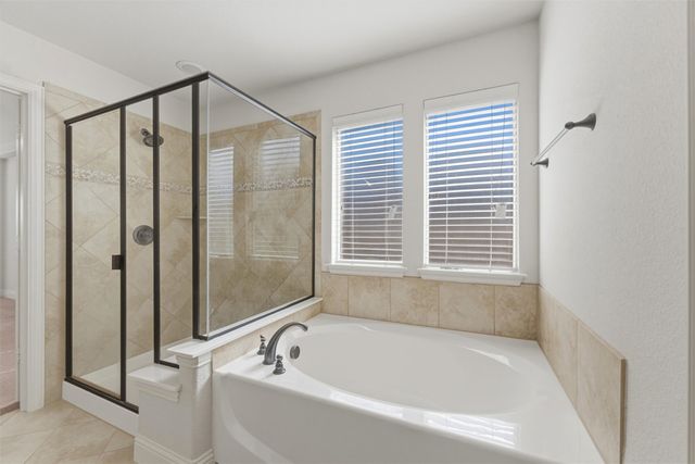 1310 Hearthstone Drive, Burleson, TX 76028