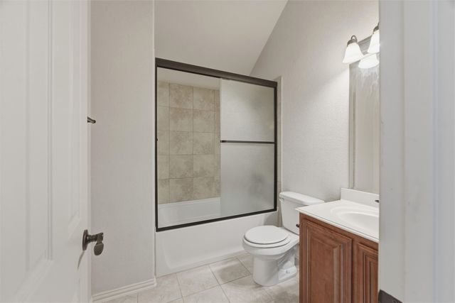 1310 Hearthstone Drive, Burleson, TX 76028