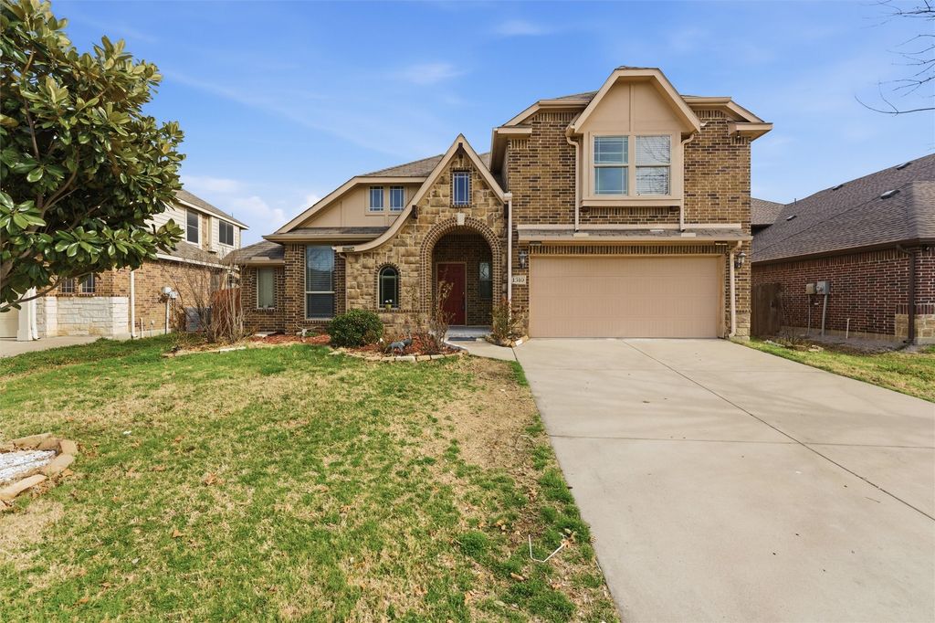 1310 Hearthstone Drive, Burleson, TX 76028