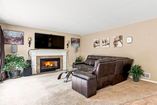 25727 W Woodland Drive, Round Lake, IL 60073