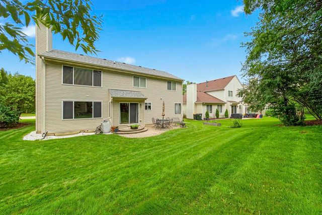 25727 W Woodland Drive, Round Lake, IL 60073