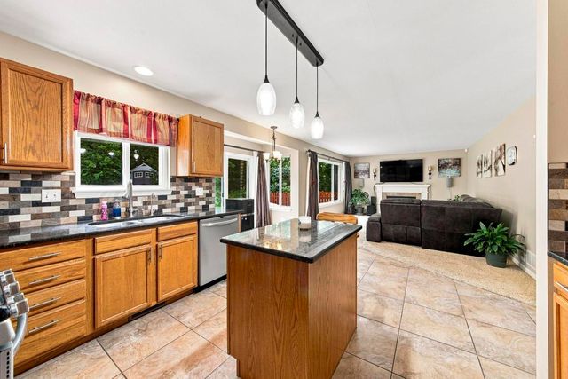 25727 W Woodland Drive, Round Lake, IL 60073