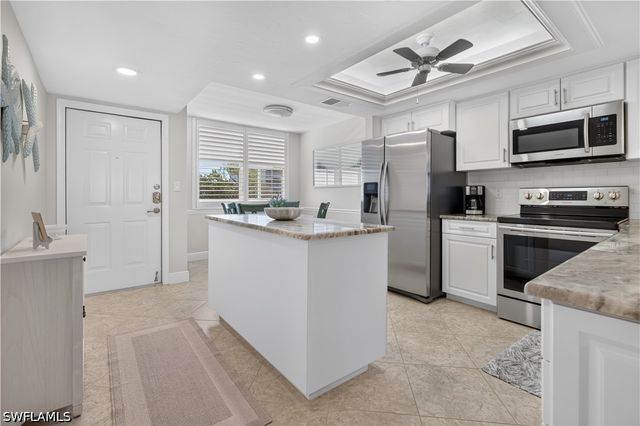 270 Naples Cove DR 3403, Naples, FL 34110