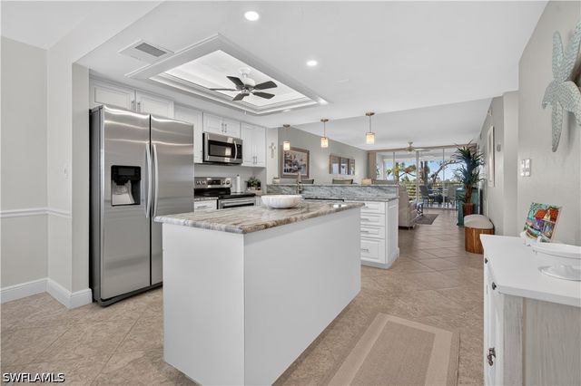 270 Naples Cove DR 3403, Naples, FL 34110