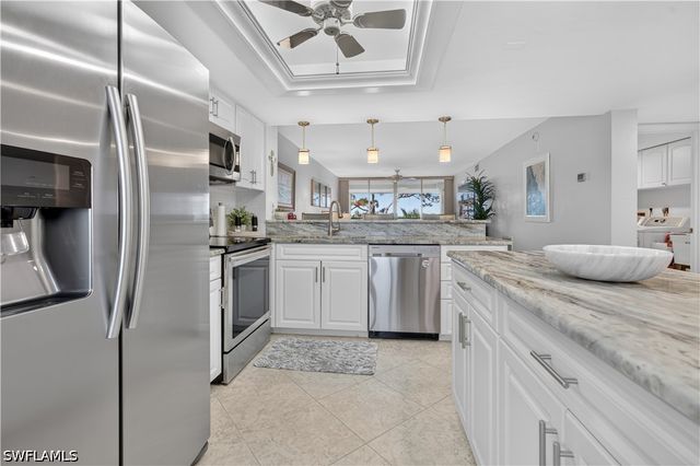 270 Naples Cove DR 3403, Naples, FL 34110