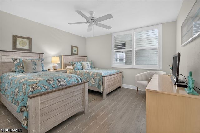 270 Naples Cove DR 3403, Naples, FL 34110