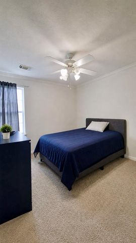 42 E Burberry Circle, The Woodlands, TX 77384