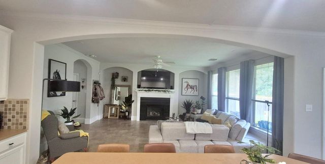 42 E Burberry Circle, The Woodlands, TX 77384