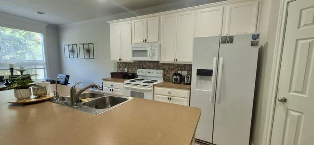 42 E Burberry Circle, The Woodlands, TX 77384