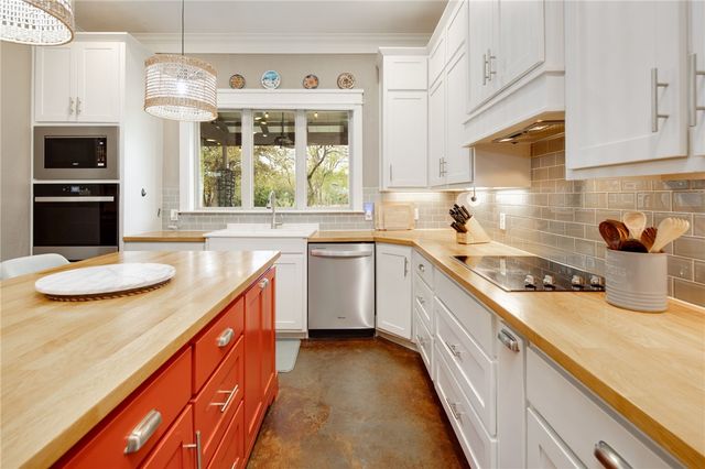 8848 Green Branch Loop, Bryan, TX 77808