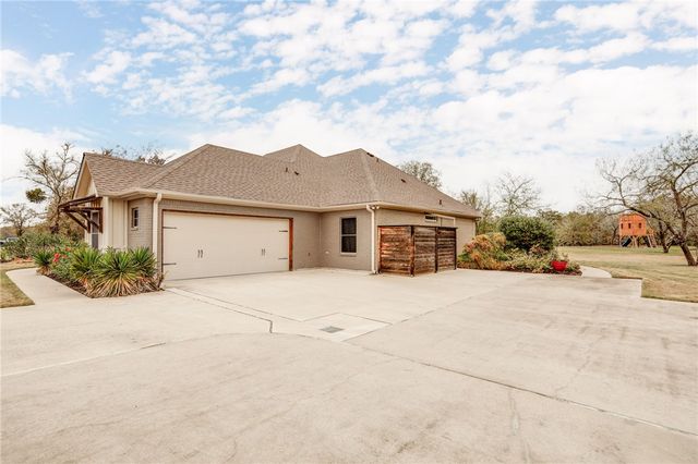 8848 Green Branch Loop, Bryan, TX 77808