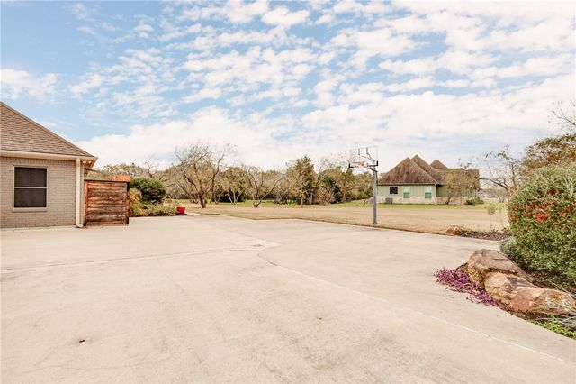 8848 Green Branch Loop, Bryan, TX 77808