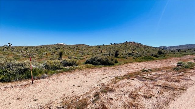 10177 Cerra Vista Street, Apple Valley, CA 92308