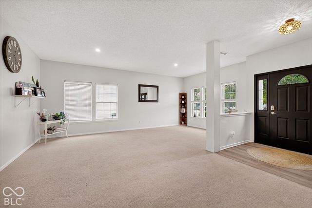 797 Hickory Pine Drive, Whiteland, IN 46184