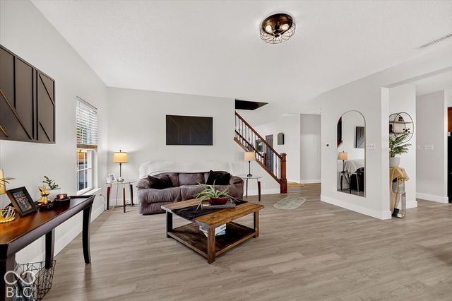 797 Hickory Pine Drive, Whiteland, IN 46184