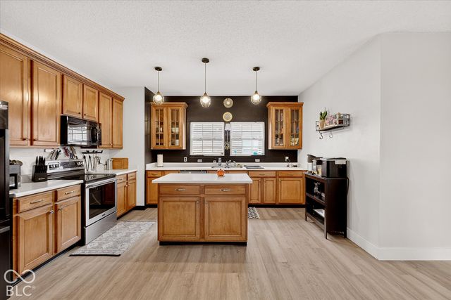 797 Hickory Pine Drive, Whiteland, IN 46184