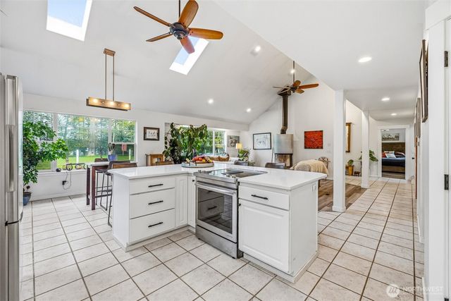 8163 Kickerville, Blaine, WA 98230