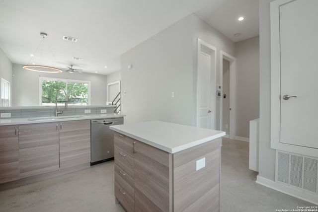 817 Potomac, San Antonio, TX 78202