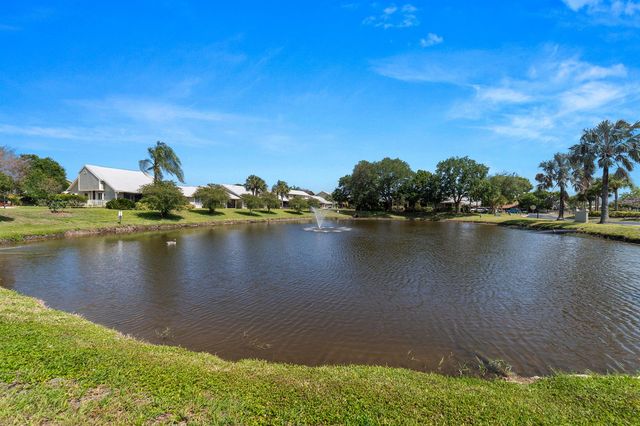 1533 SE Crayrich Court, Port St. Lucie, FL 34952