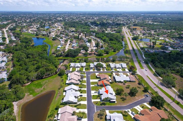 1533 SE Crayrich Court, Port St. Lucie, FL 34952