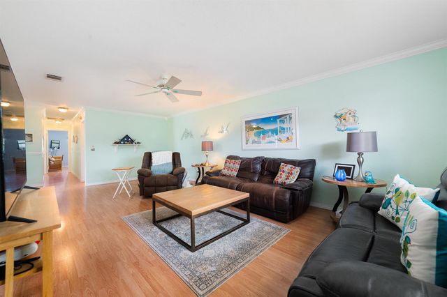 1533 SE Crayrich Court, Port St. Lucie, FL 34952