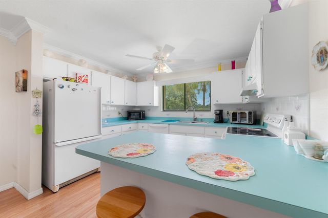 1533 SE Crayrich Court, Port St. Lucie, FL 34952