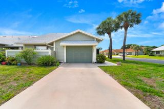 1533 SE Crayrich Court, Port St. Lucie, FL 34952