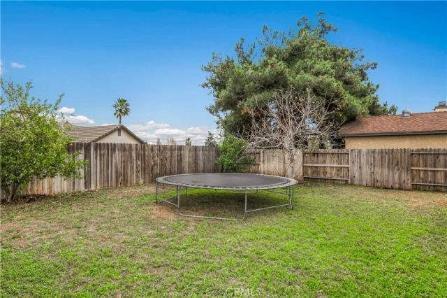 877 N Quince Avenue, Rialto, CA 92376