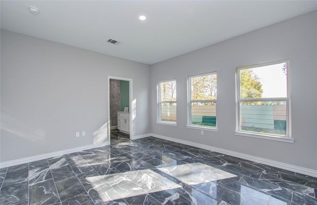 898 Road 3556, Cleveland, TX 77327