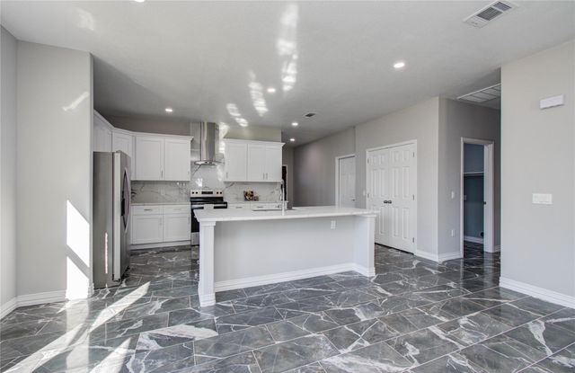 898 Road 3556, Cleveland, TX 77327