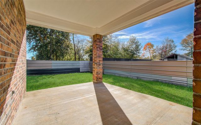 898 Road 3556, Cleveland, TX 77327