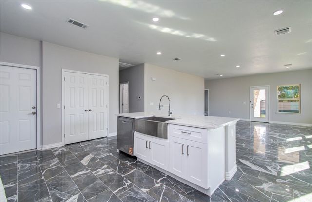 898 Road 3556, Cleveland, TX 77327
