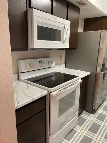 2820 S Bartell Drive 24, Houston, TX 77054