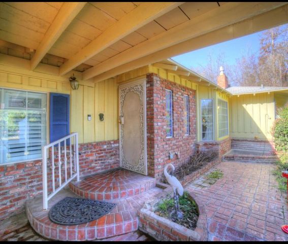 5543 N 7th Street, Fresno, CA 93710