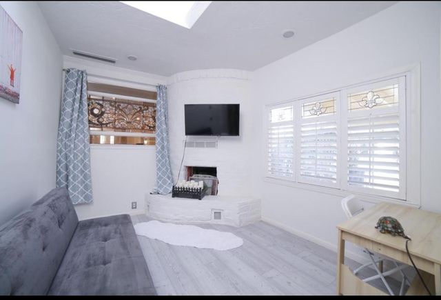 5543 N 7th Street, Fresno, CA 93710