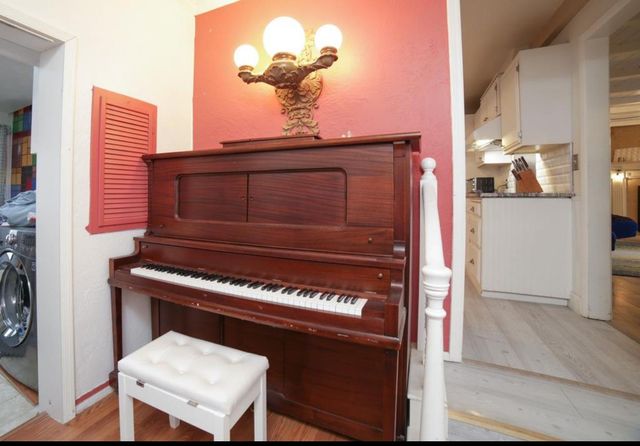 5543 N 7th Street, Fresno, CA 93710