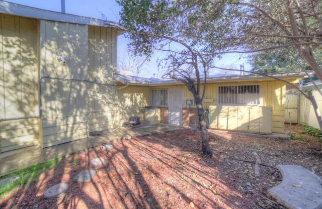 5543 N 7th Street, Fresno, CA 93710