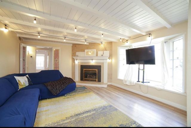 5543 N 7th Street, Fresno, CA 93710