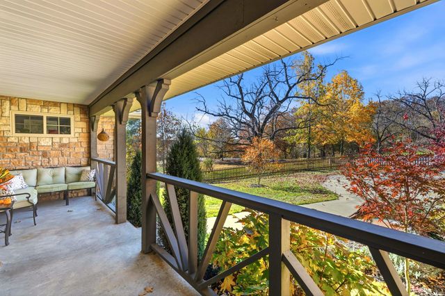 1734 Yoachum Drive, Nixa, MO 65714