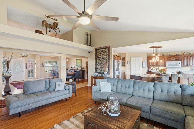 1734 Yoachum Drive, Nixa, MO 65714