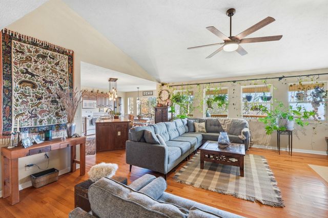 1734 Yoachum Drive, Nixa, MO 65714