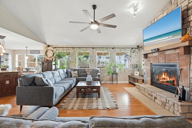 1734 Yoachum Drive, Nixa, MO 65714