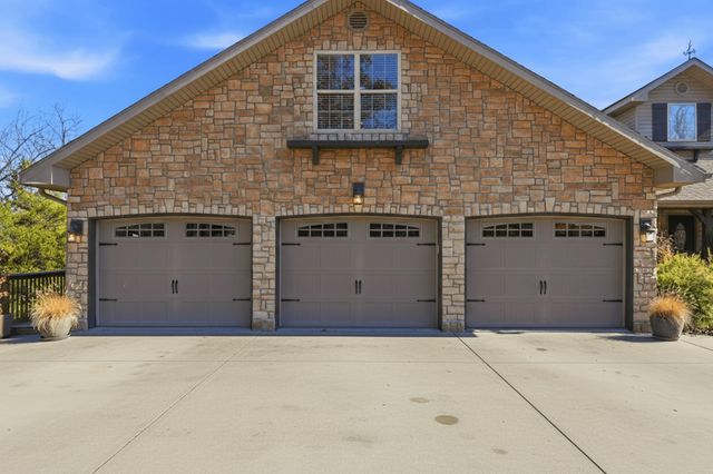 1734 Yoachum Drive, Nixa, MO 65714