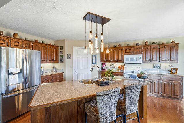 1734 Yoachum Drive, Nixa, MO 65714