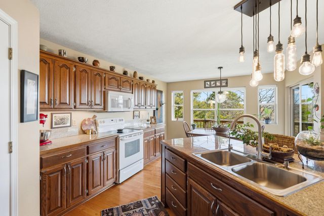 1734 Yoachum Drive, Nixa, MO 65714