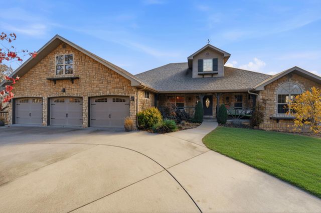 1734 Yoachum Drive, Nixa, MO 65714
