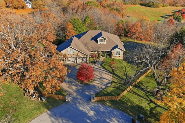 1734 Yoachum Drive, Nixa, MO 65714