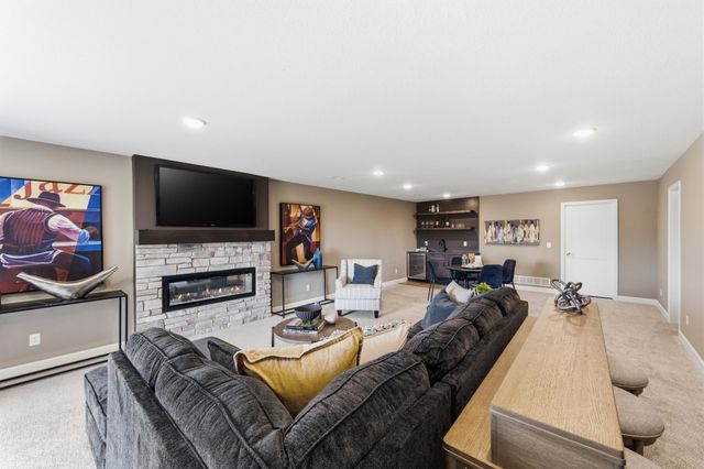916 Kepler Avenue NE, Hanover, MN 55341